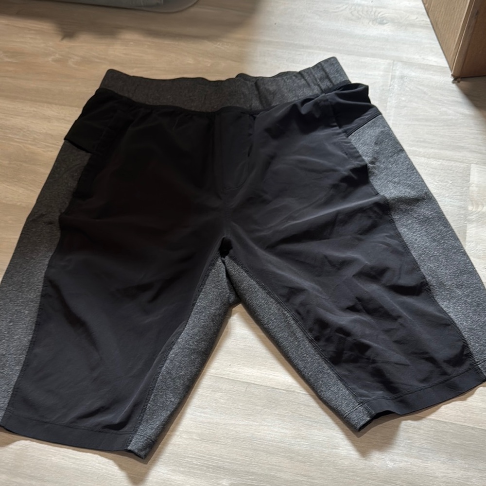 Lululemon men’s shorts size medium